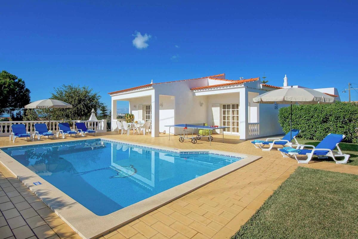 Villa Licinia 3 bedroom sleeps 6 Albufeira Carvoeiro Algarve pool