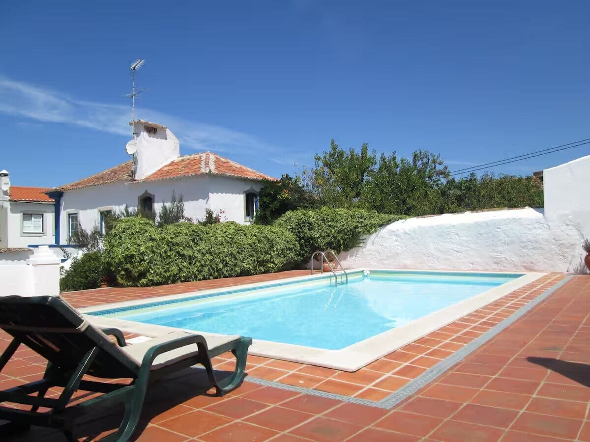 Villa with pool and gardens near Óbidos
