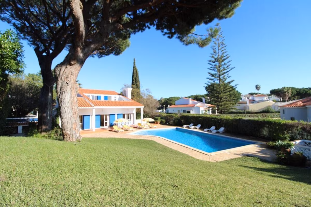 Villa Flora Quinta do Lago private pool garden Algarve luxury