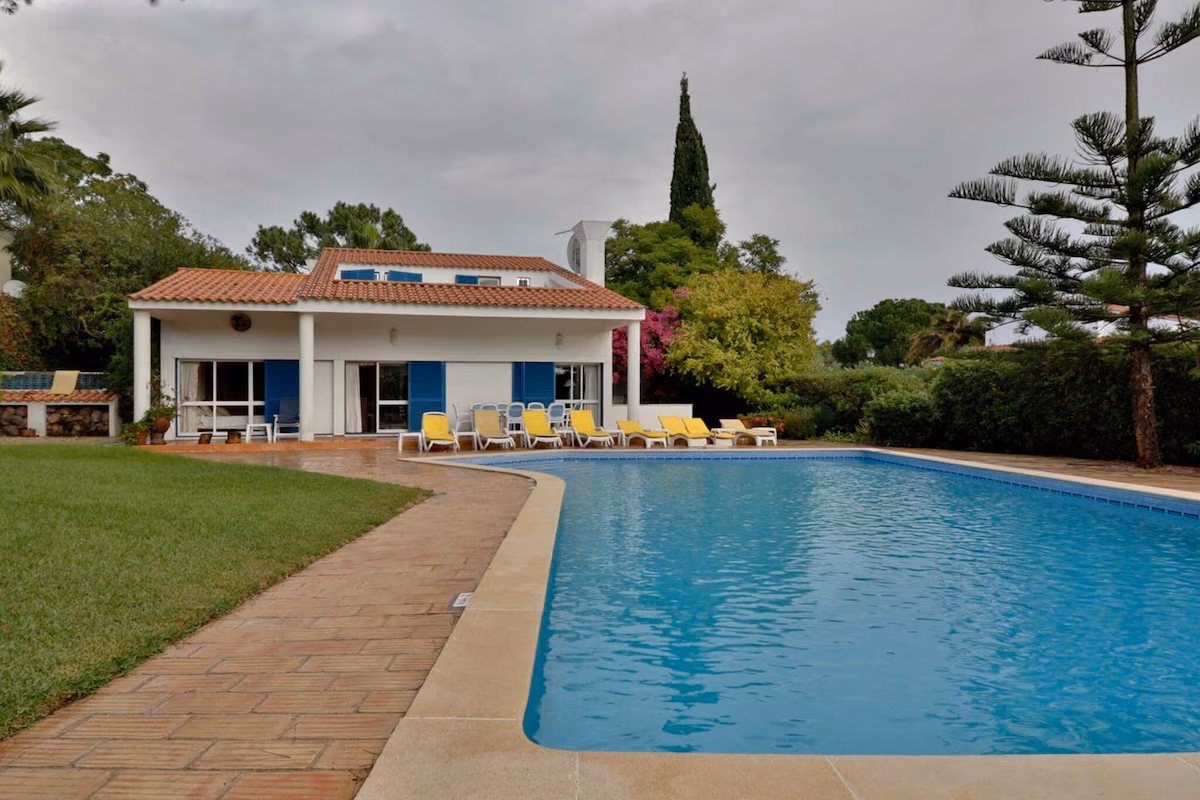 Villa Quadradinhos Vale do Lobo 4 bedrooms private pool walk to Praça