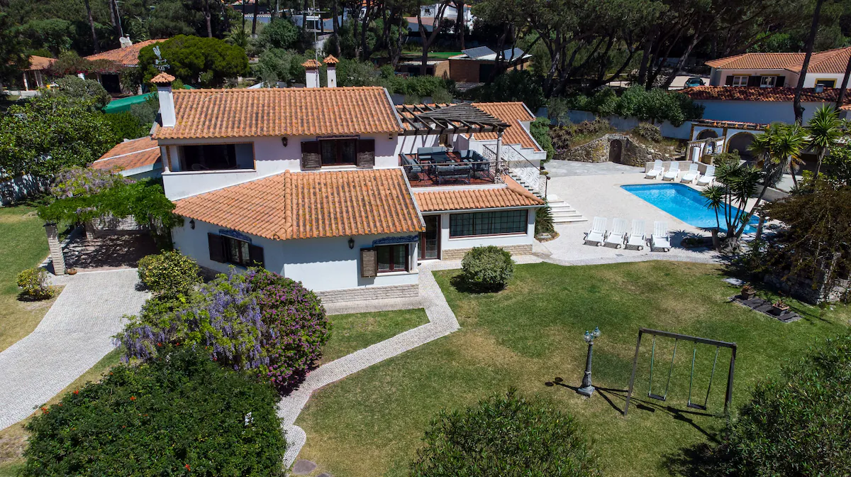 Sintra villa heated pool 10 guests tranquil near beach