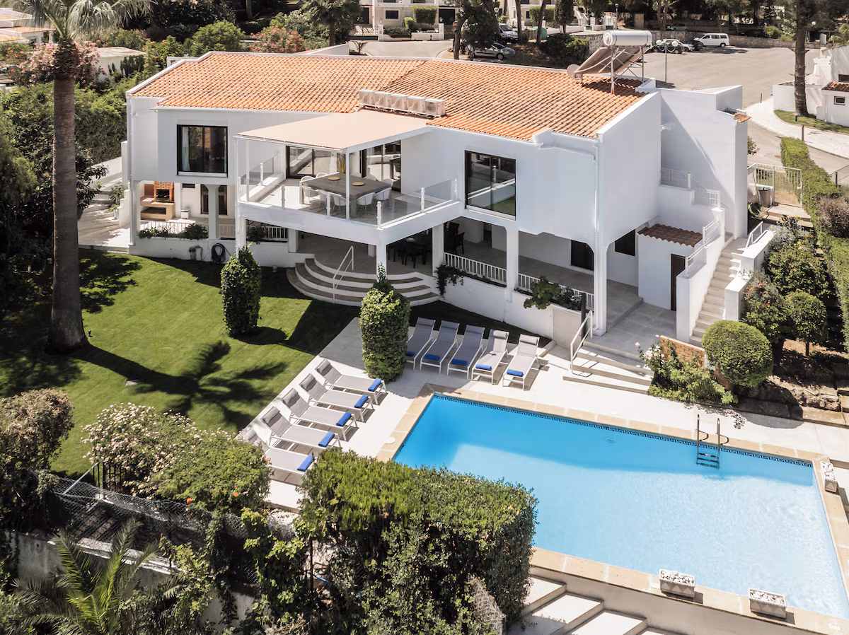 Modern 5 bedroom villa all suites private pool Vilamoura Algarve