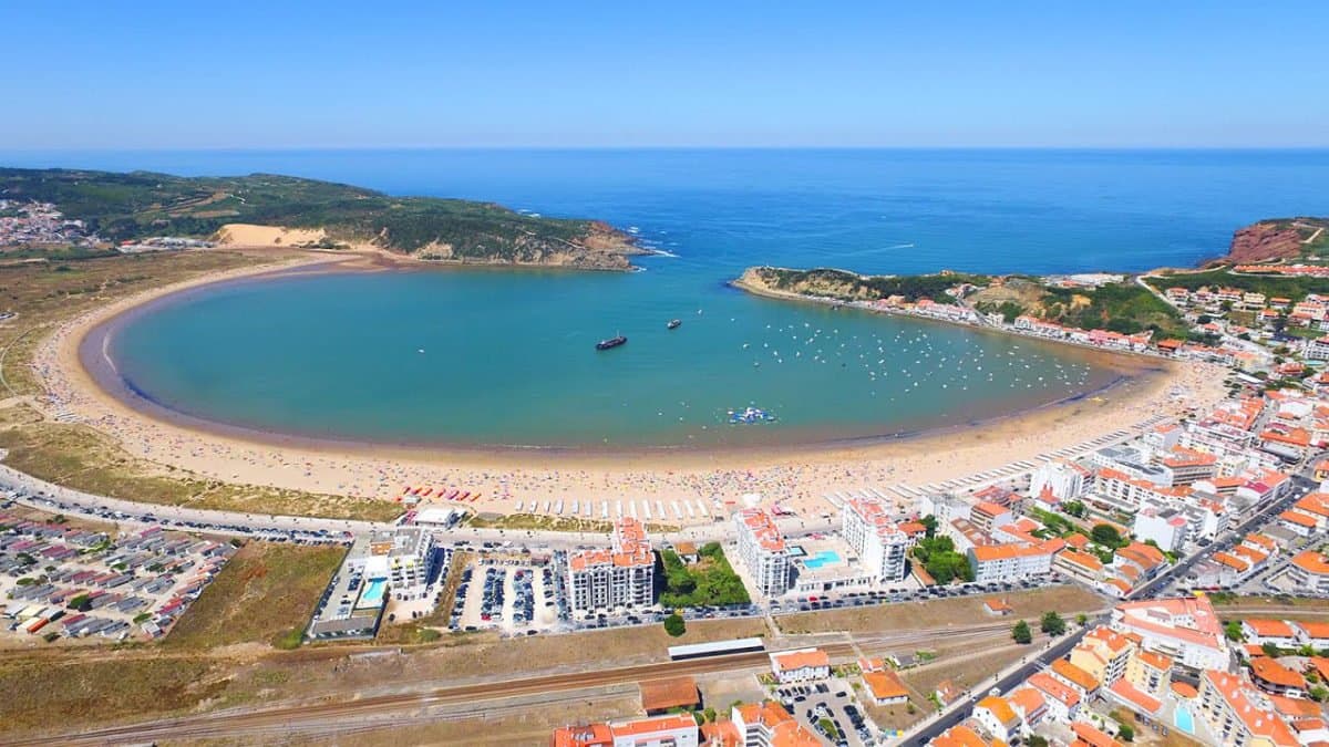 São Martinho do Porto bay